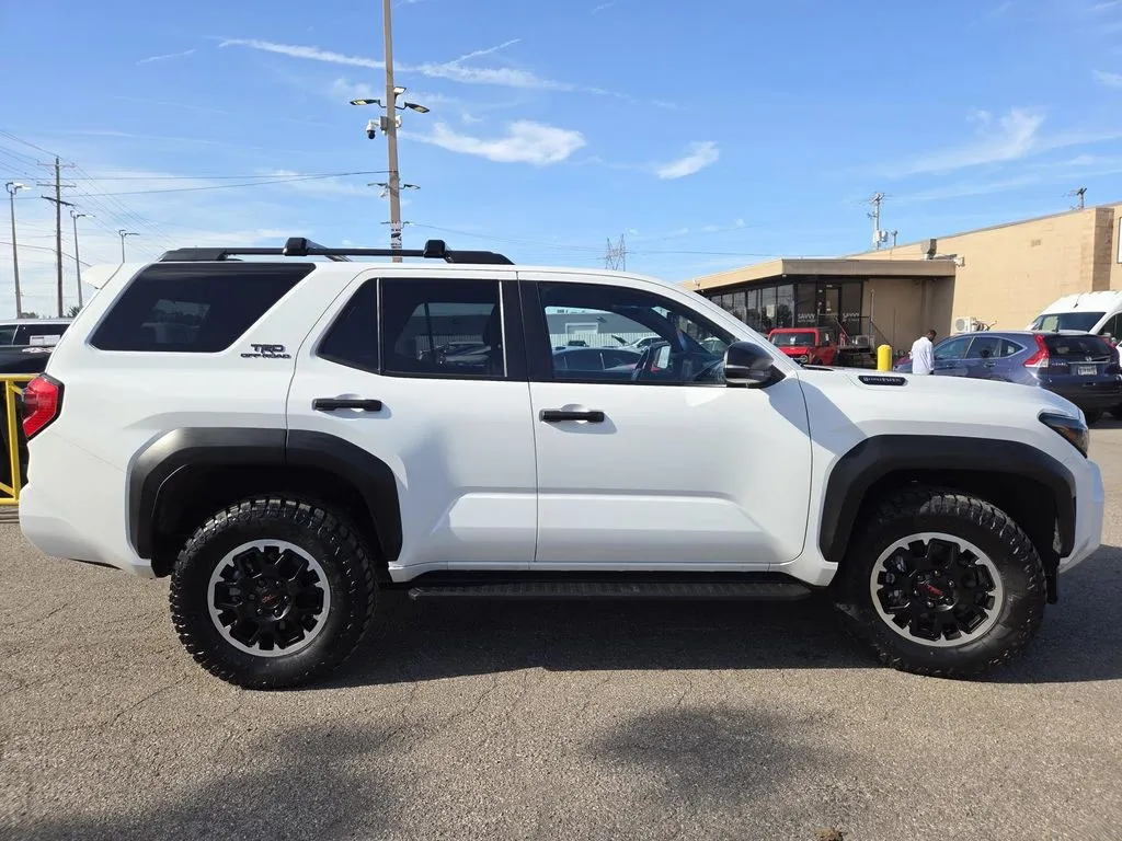 Toyota 4Runner photo 16
