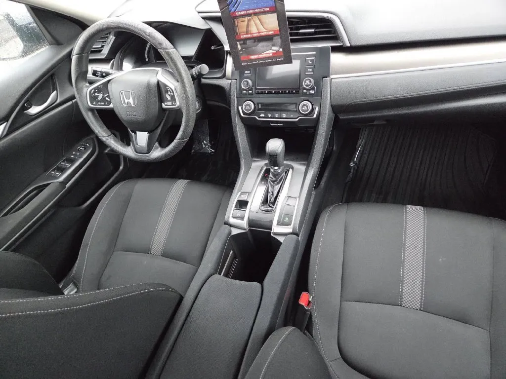 Honda Civic photo 17
