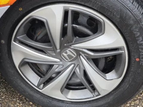 More photos of 2019 Honda Civic LX at SAVVY AUTO SALES LLC, OH