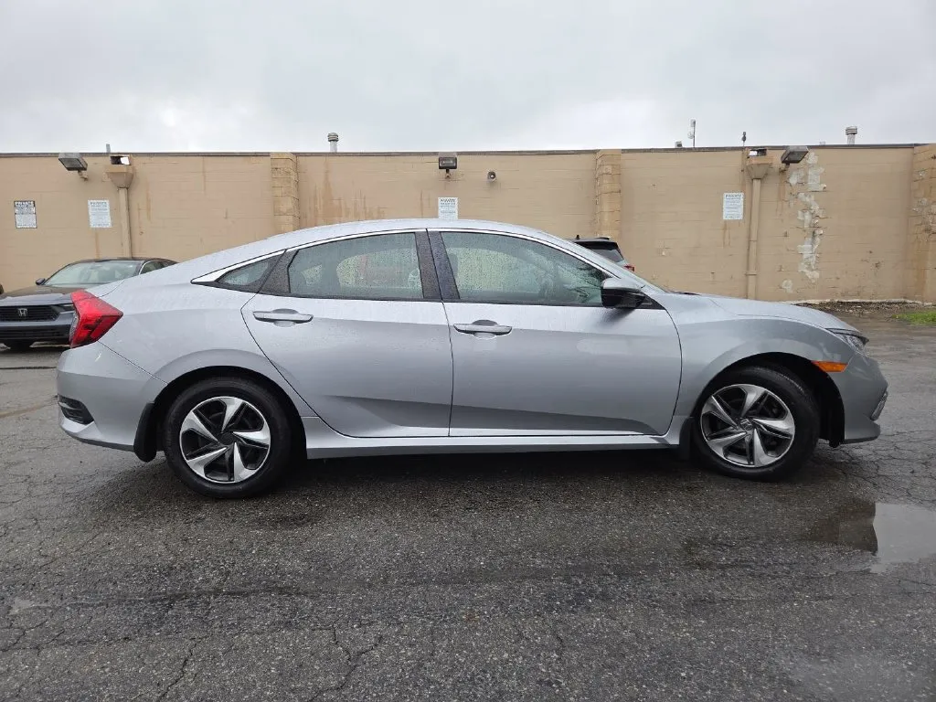 Honda Civic photo 9