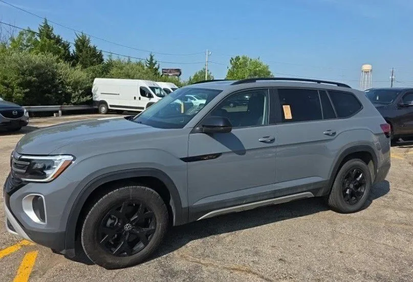 Gray 2024 Volkswagen Atlas 2.0T Peak Edition SE w/Technology for sale in Columbus, OH