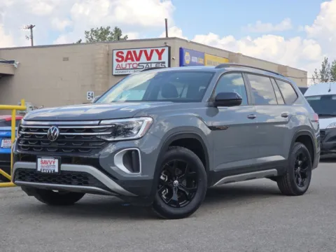 Photos of 2024 Volkswagen Atlas 2.0T Peak Edition SE w/Technology for sale in Columbus, OH at SAVVY AUTO SALES LLC