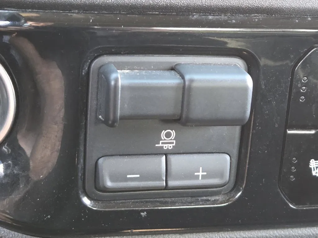 Chevrolet Silverado photo 5