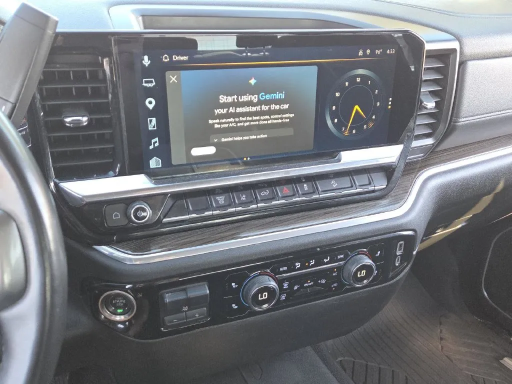 Chevrolet Silverado photo 26