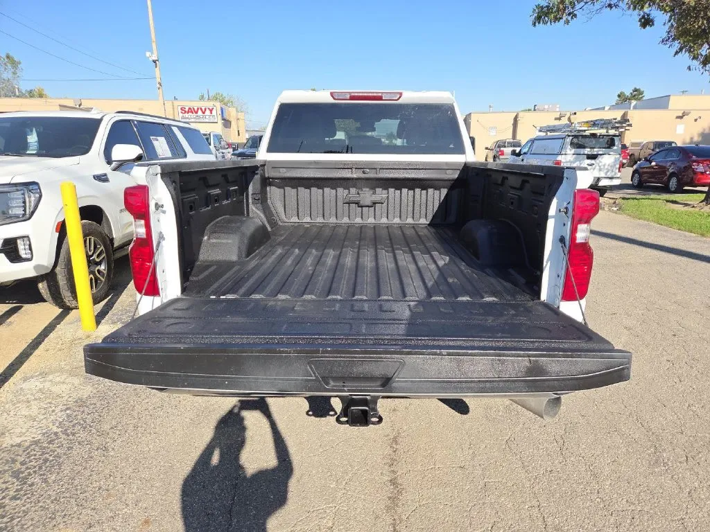 Chevrolet Silverado photo 18