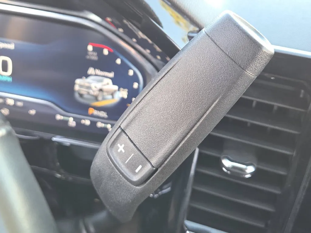 Chevrolet Silverado photo 29