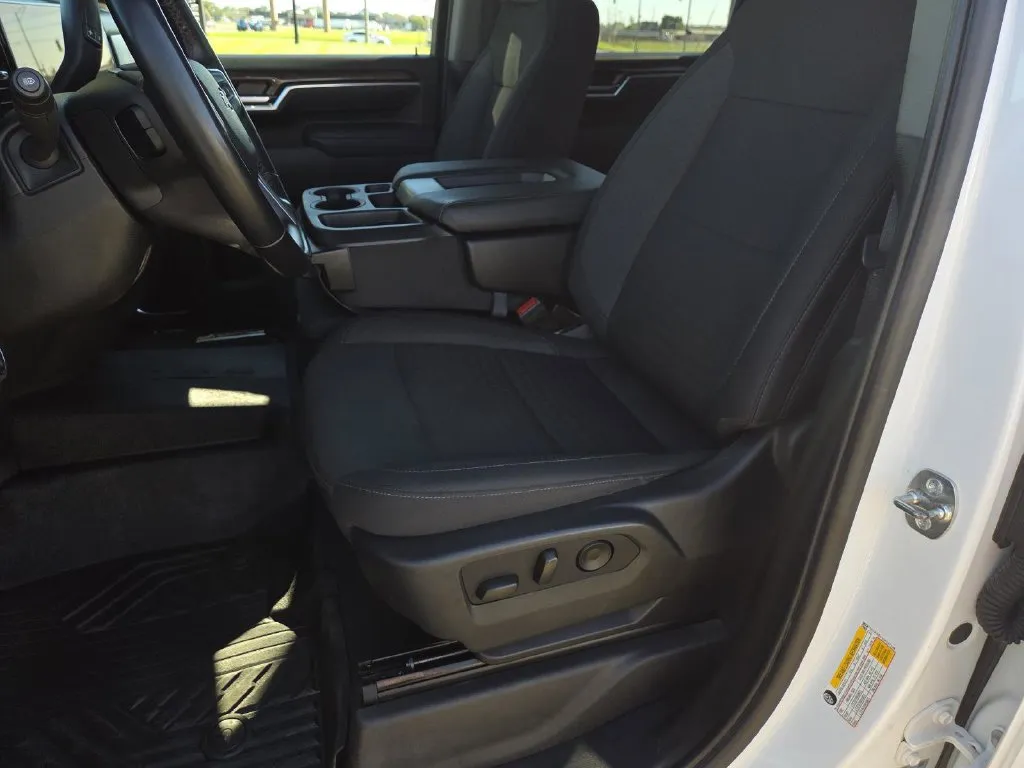 Chevrolet Silverado photo 22