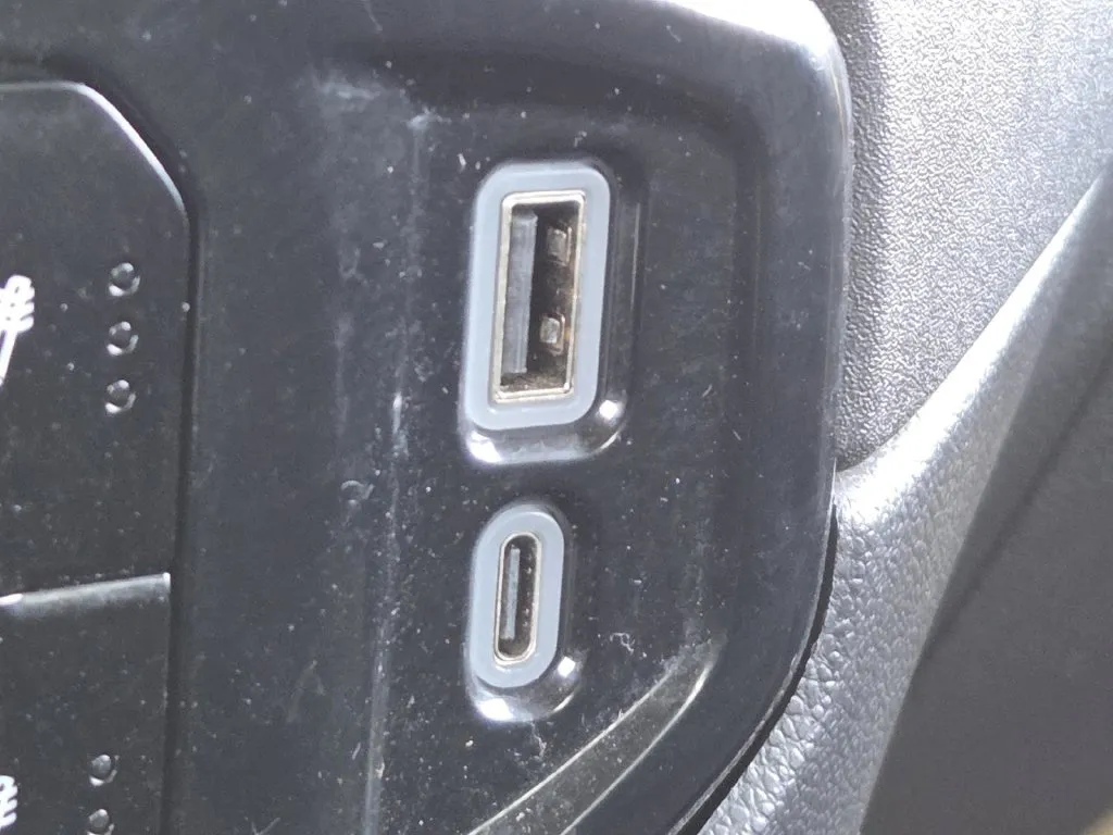 Chevrolet Silverado photo 10