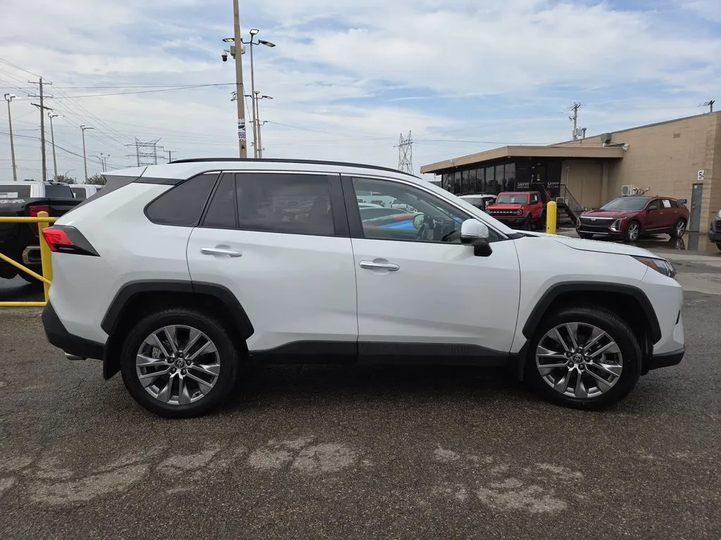 Toyota RAV4 photo 16