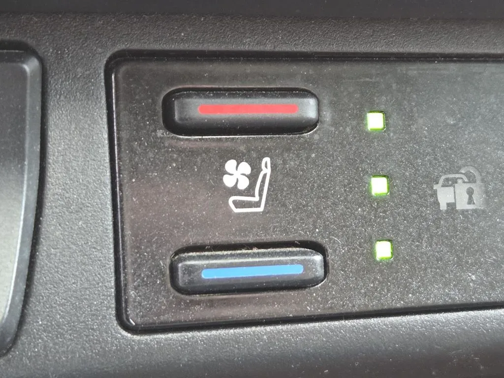 Toyota RAV4 photo 5