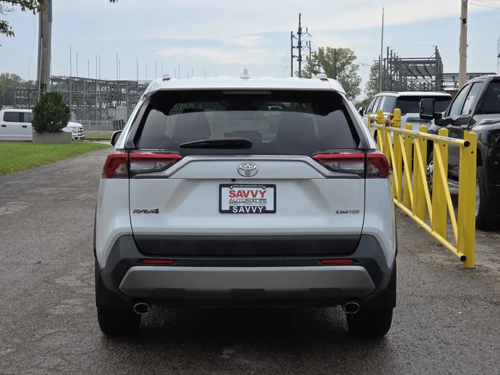 Toyota RAV4 photo 14