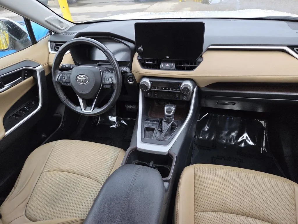 Toyota RAV4 photo 21