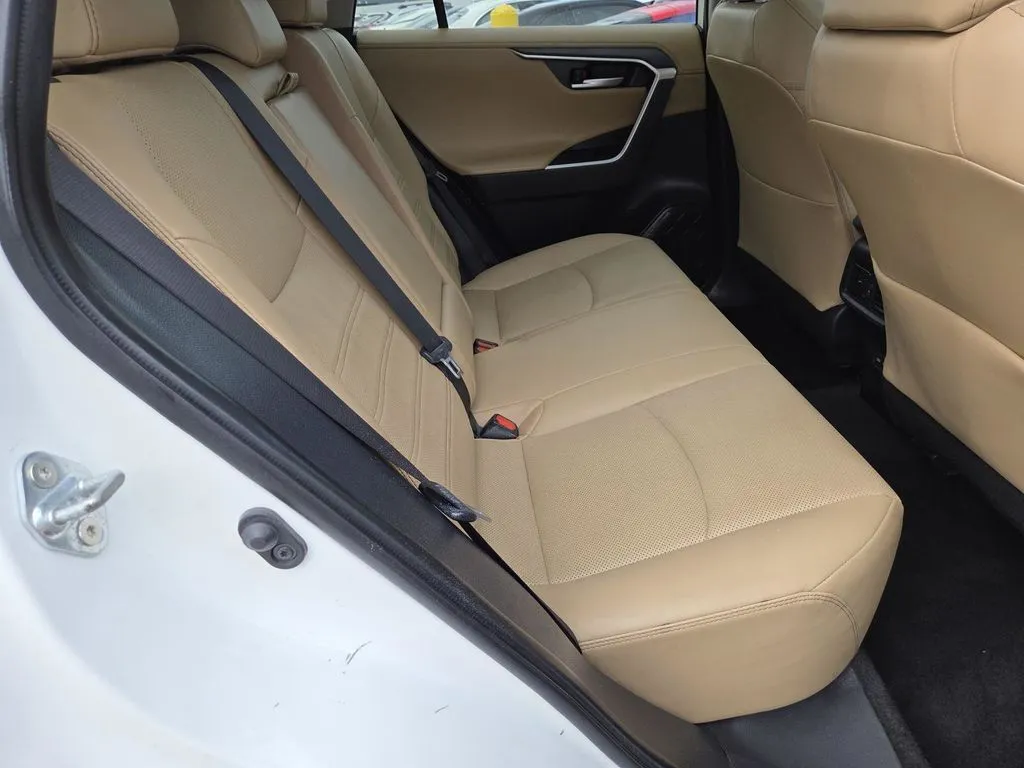 Toyota RAV4 photo 19