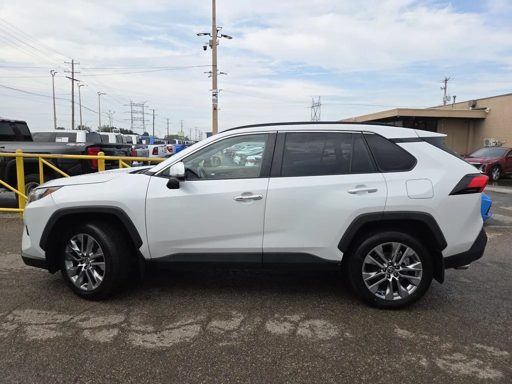 Toyota RAV4 photo 12