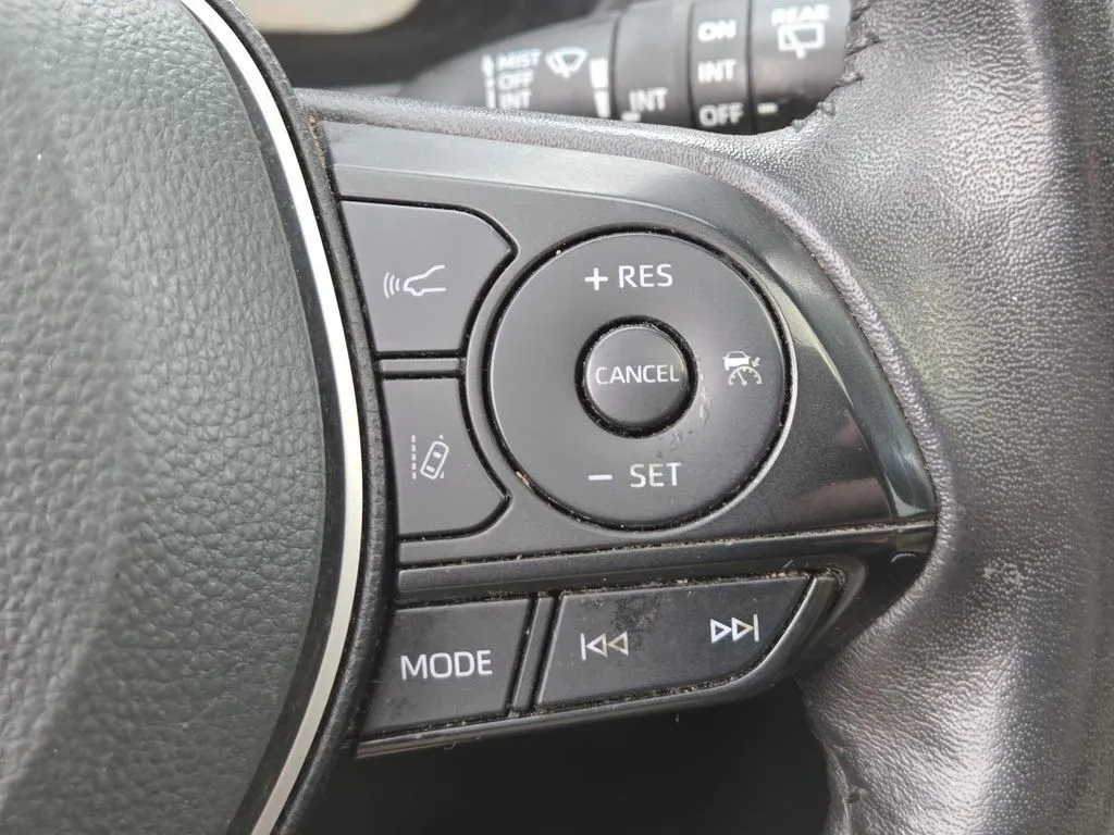 Toyota RAV4 photo 9