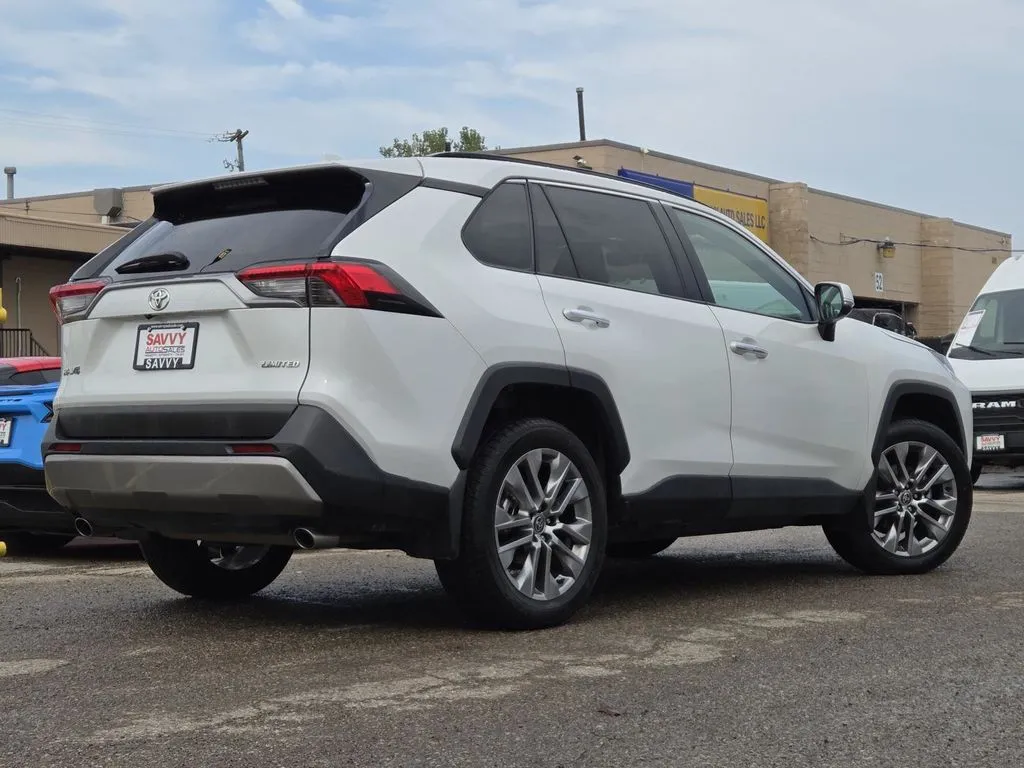 Toyota RAV4 photo 15