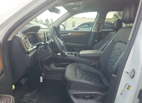 Photos of 2025 Volkswagen Atlas 2.0T SE w/Technology for sale in Columbus, OH at SAVVY AUTO SALES LLC