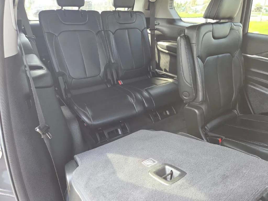 Jeep Grand Cherokee L photo 21