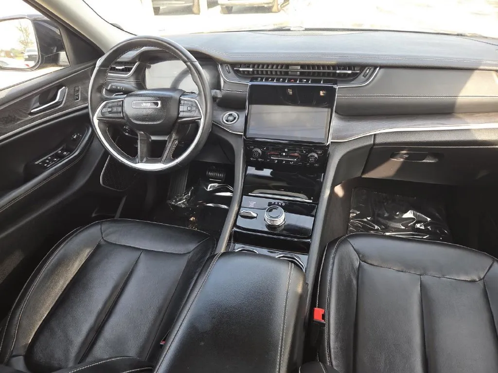 Jeep Grand Cherokee L photo 22
