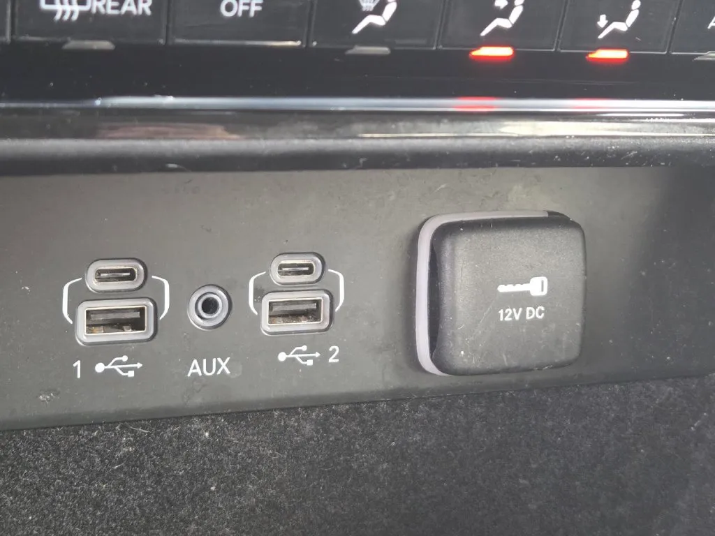 Jeep Grand Cherokee L photo 30