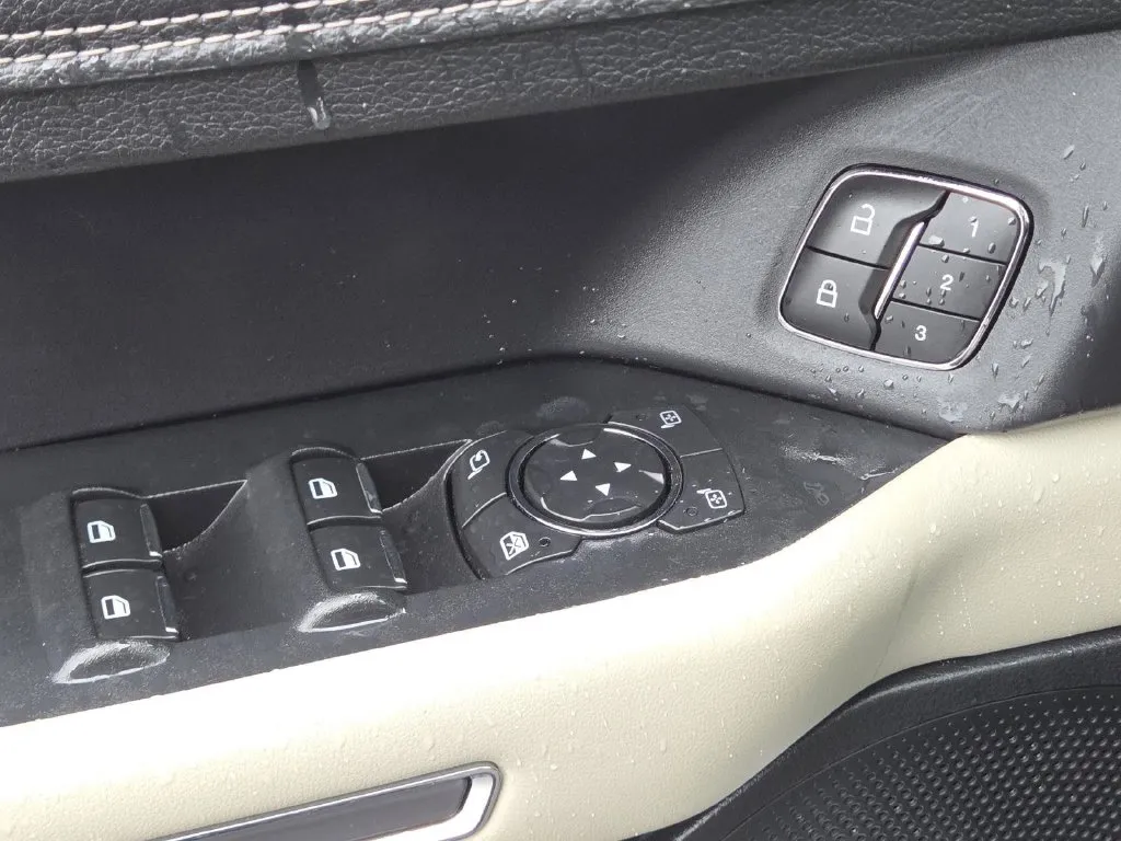 Ford Expedition photo 29