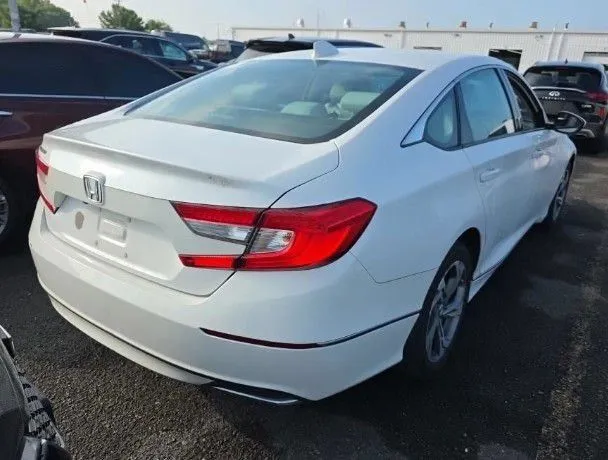 Honda Accord photo 3