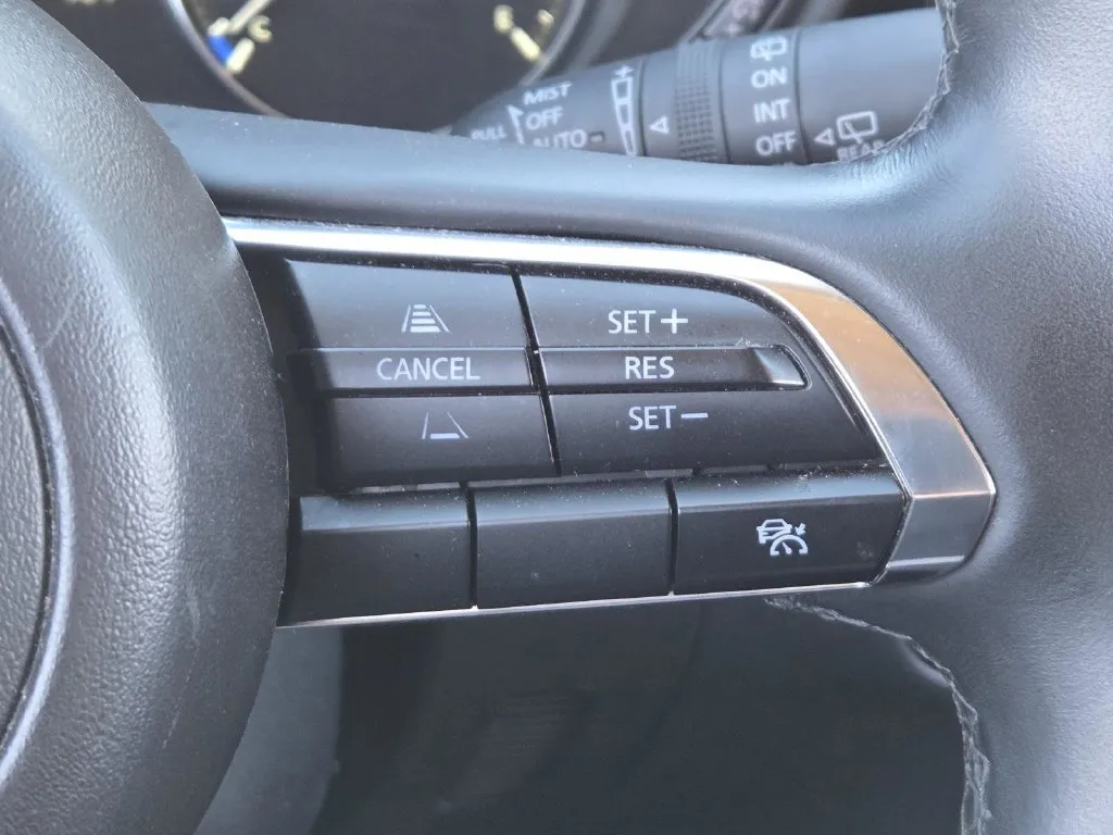 Mazda CX-30 photo 9