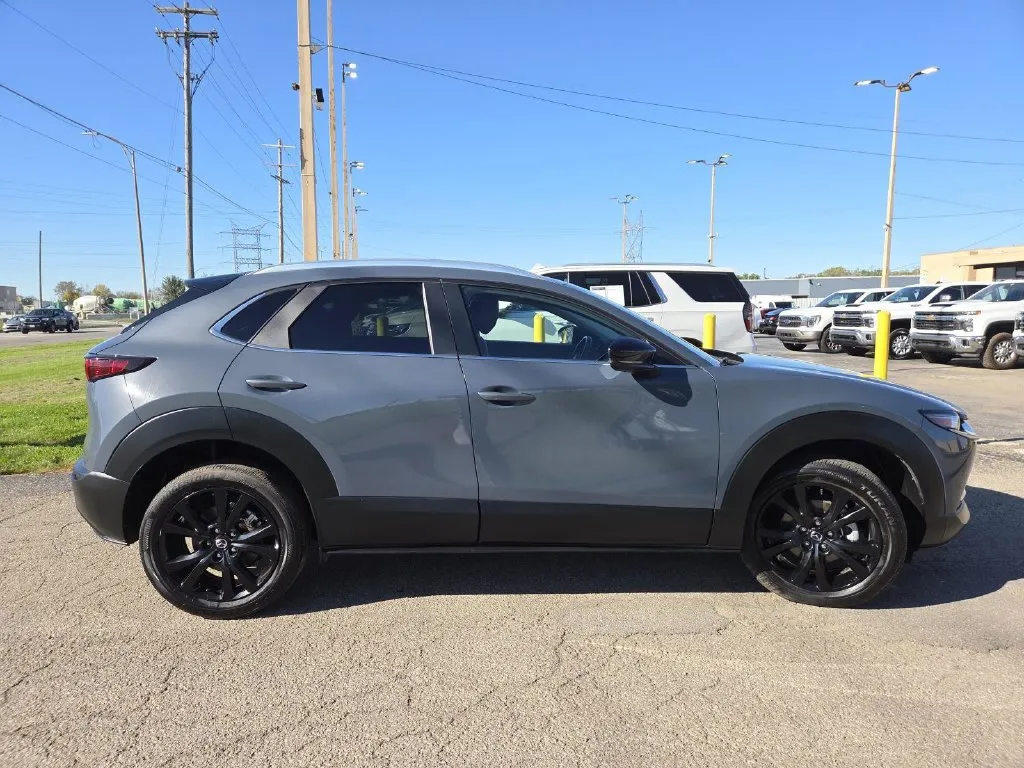 Mazda CX-30 photo 17