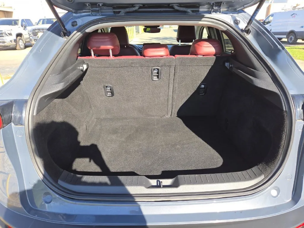 Mazda CX-30 photo 18