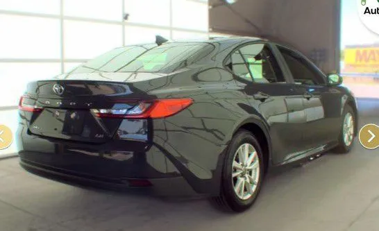 Toyota Camry photo 3