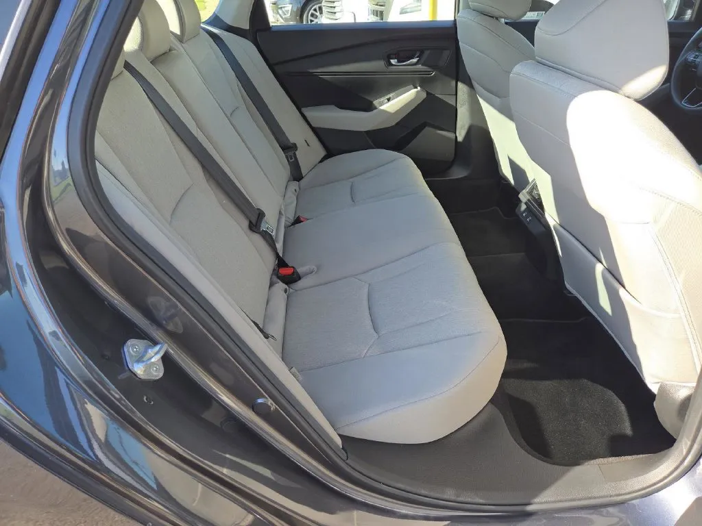 Honda Accord photo 18