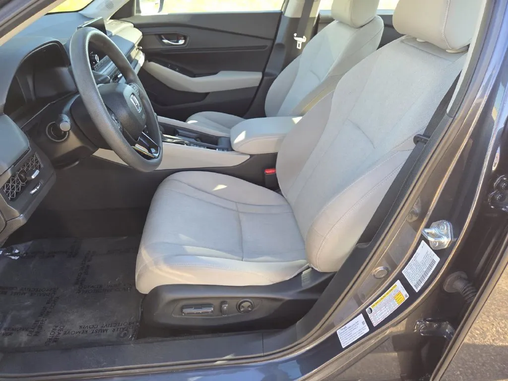 Honda Accord photo 21