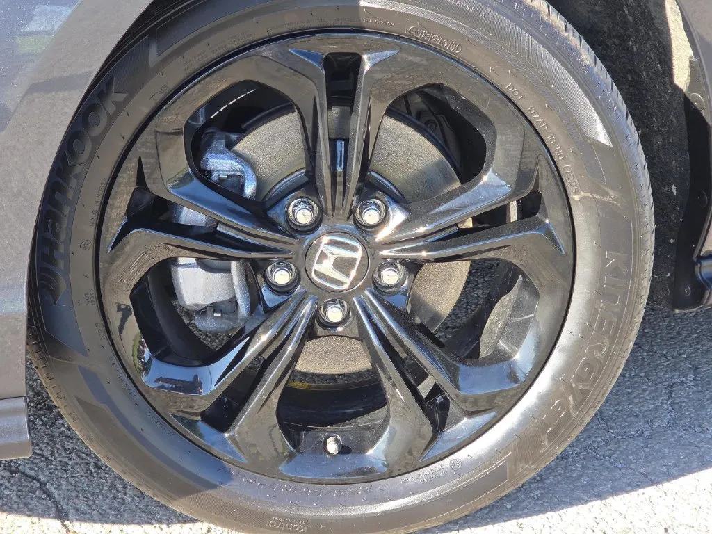 Honda Accord photo 10