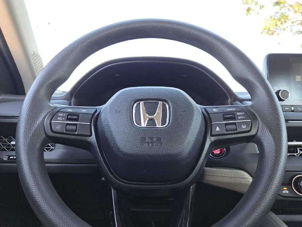 Honda Accord photo 23
