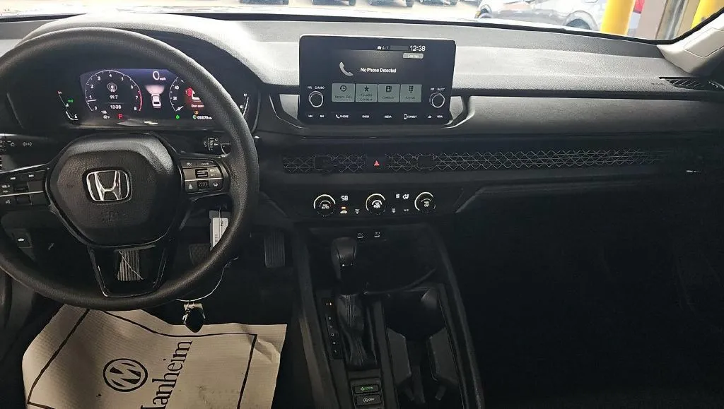 Honda Accord photo 2