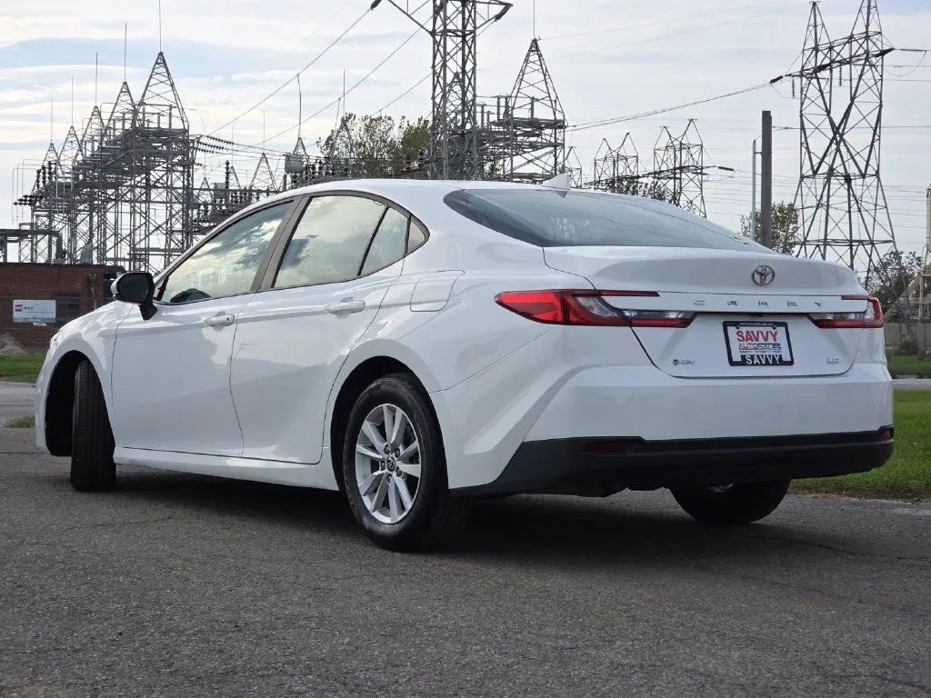 Toyota Camry photo 11