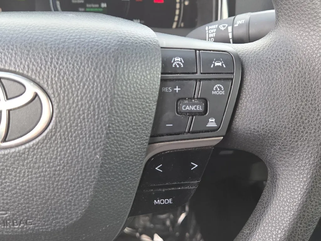 Toyota Camry photo 5