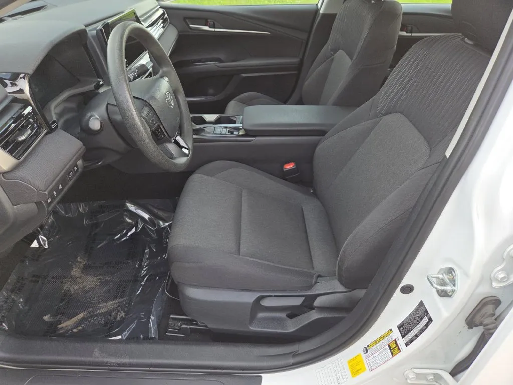 Toyota Camry photo 19