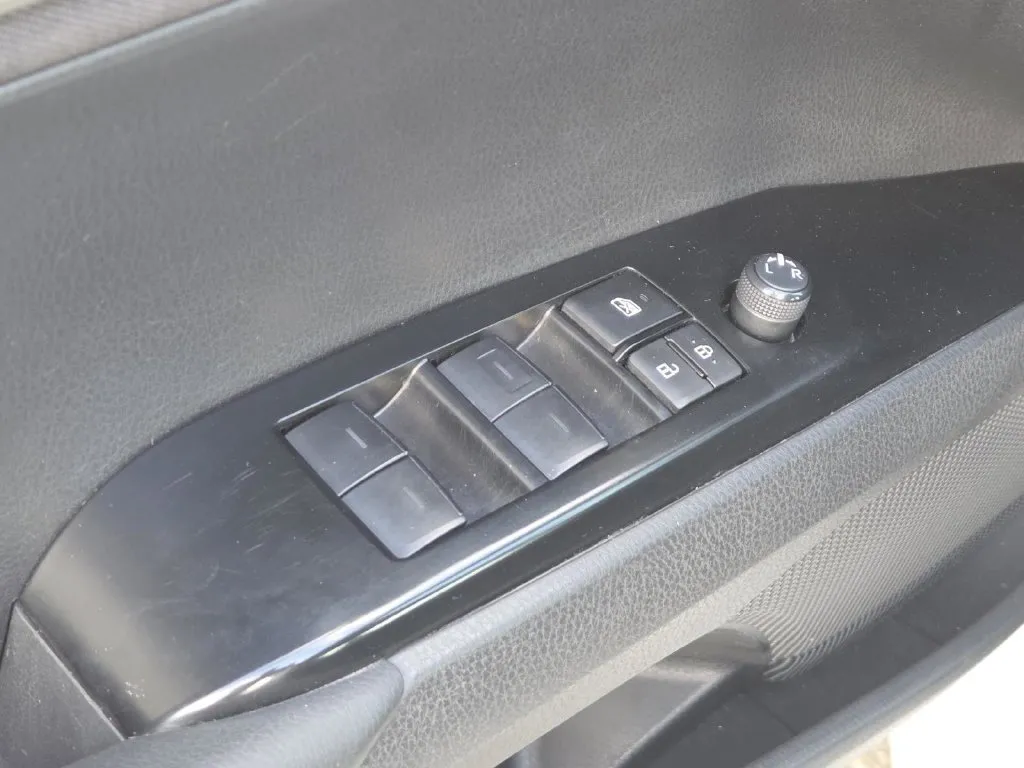 Toyota Camry photo 20