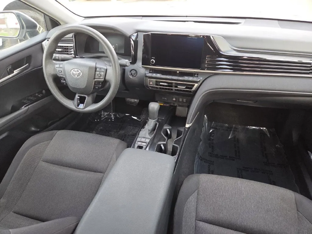 Toyota Camry photo 18