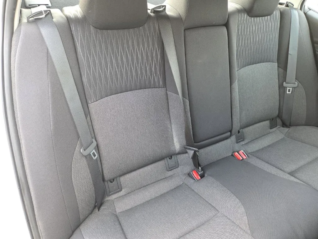Toyota Camry photo 17