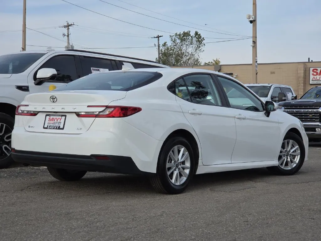 Toyota Camry photo 13