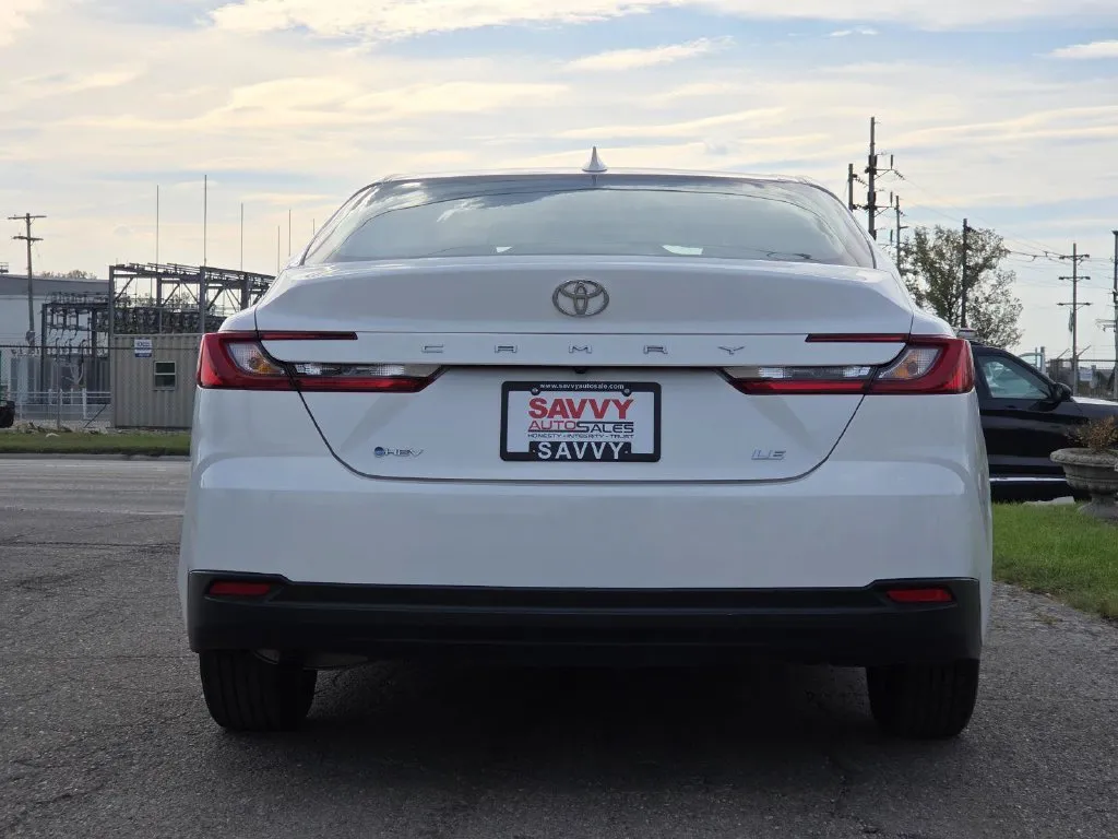Toyota Camry photo 12