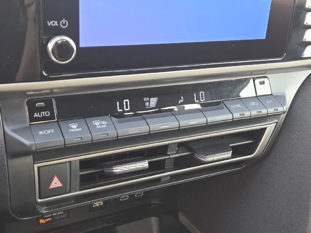 Toyota Camry photo 27