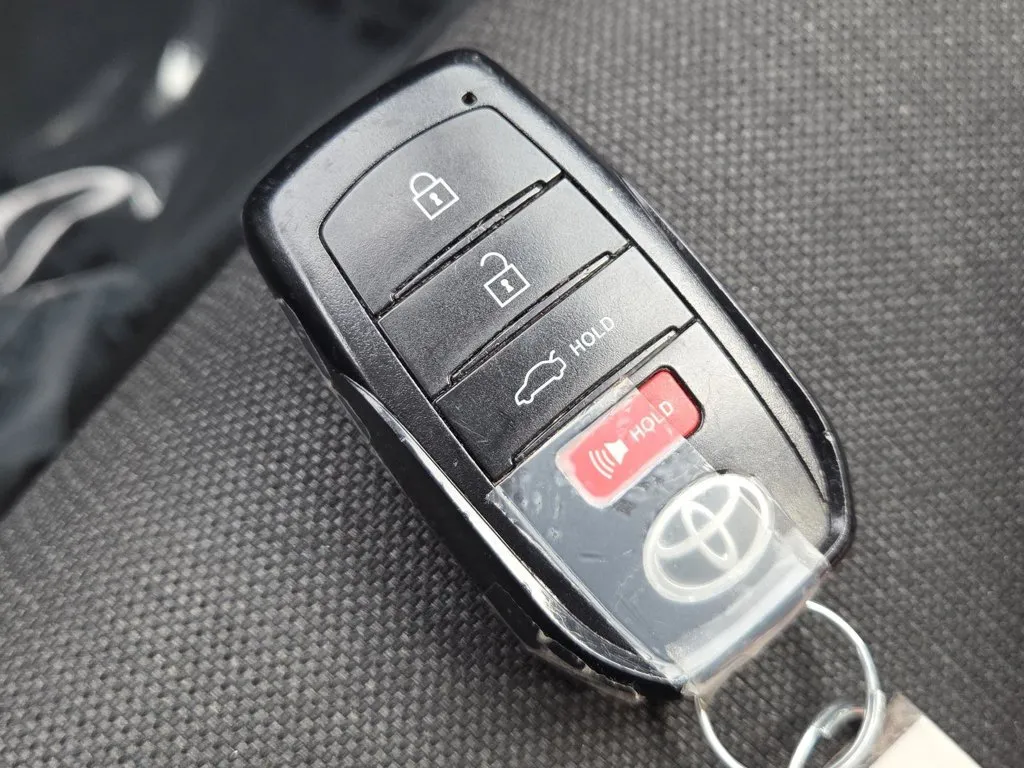 Toyota Camry photo 32
