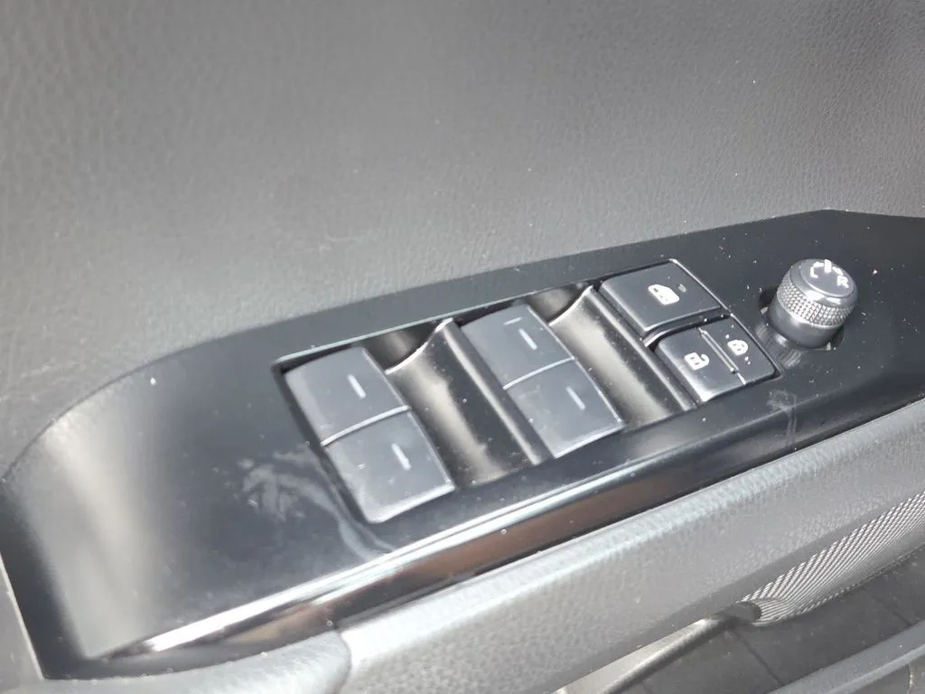 Toyota Camry photo 23