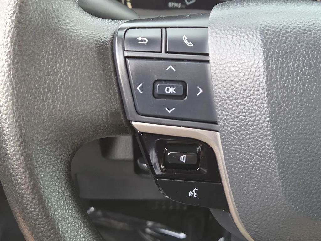 Toyota Camry photo 29
