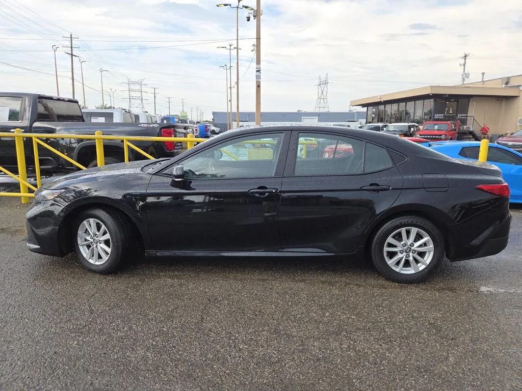 Toyota Camry photo 12