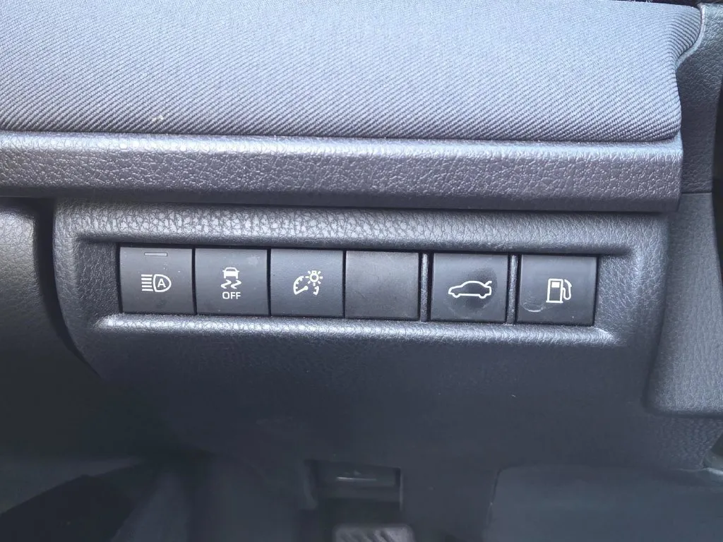 Toyota Camry photo 30