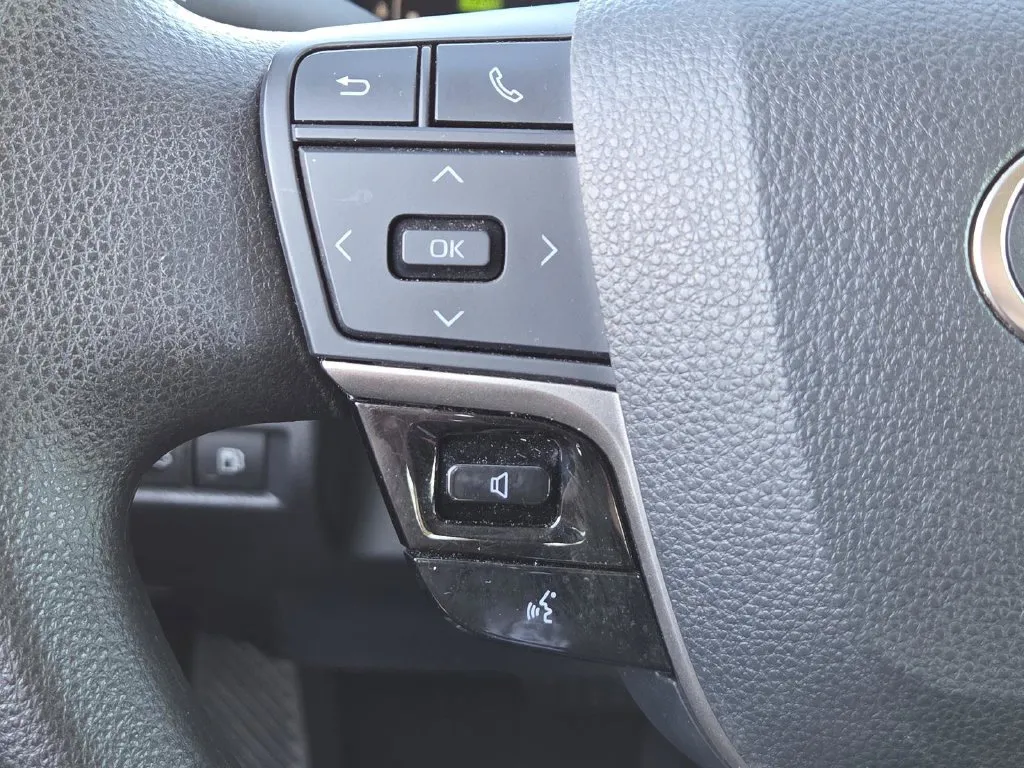 Toyota Camry photo 29